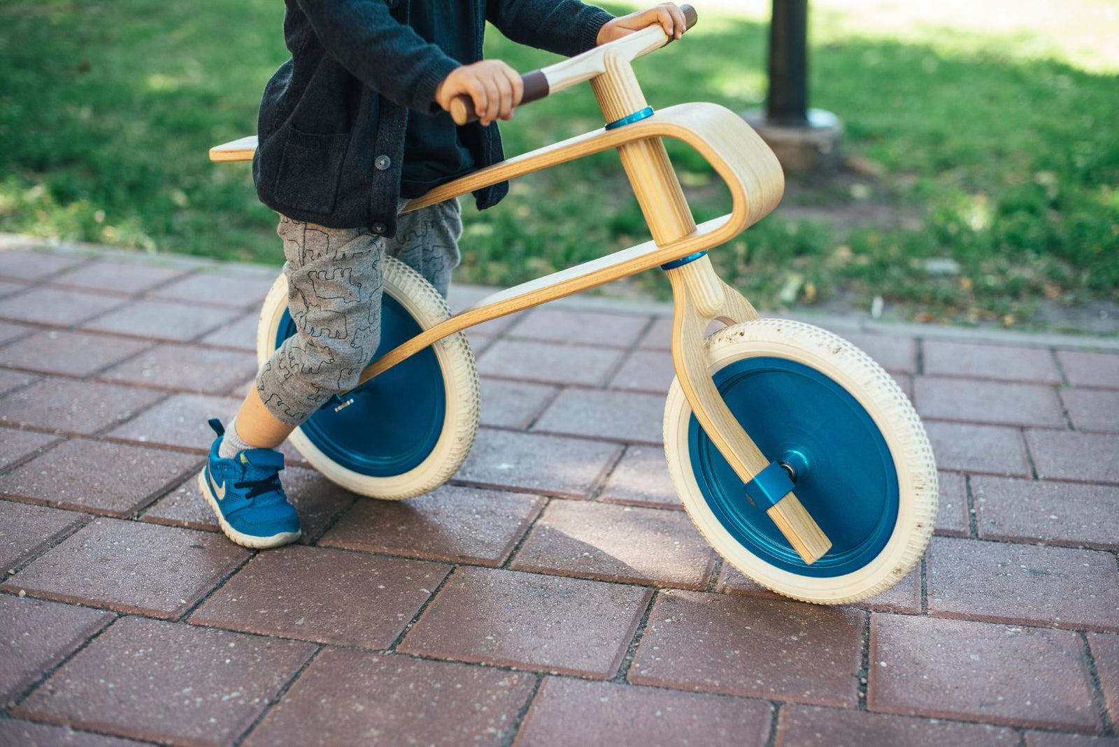 das perfekte Kinderlaufrad finden bei Toddle